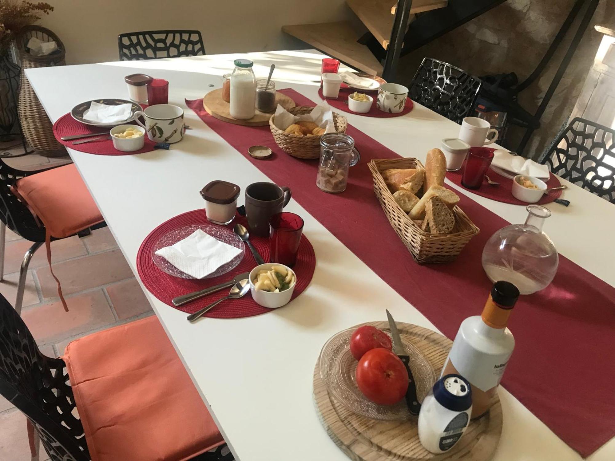 ホテル L Ostalada Roquefort-des-Corbières エクステリア 写真